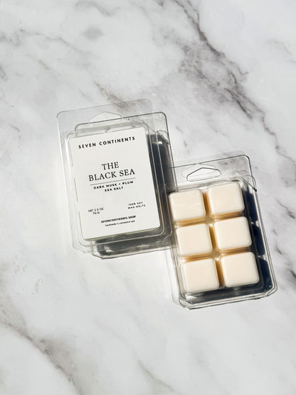 The Black Sea wax melts with rich coastal fragrance inspired by the Black Sea