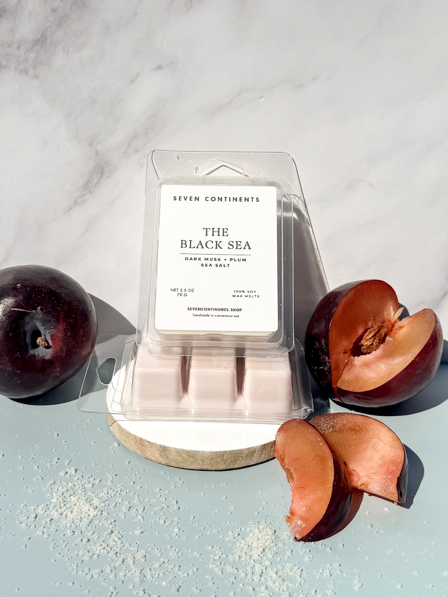 The Black Sea wax melts with rich coastal fragrance inspired by the Black Sea