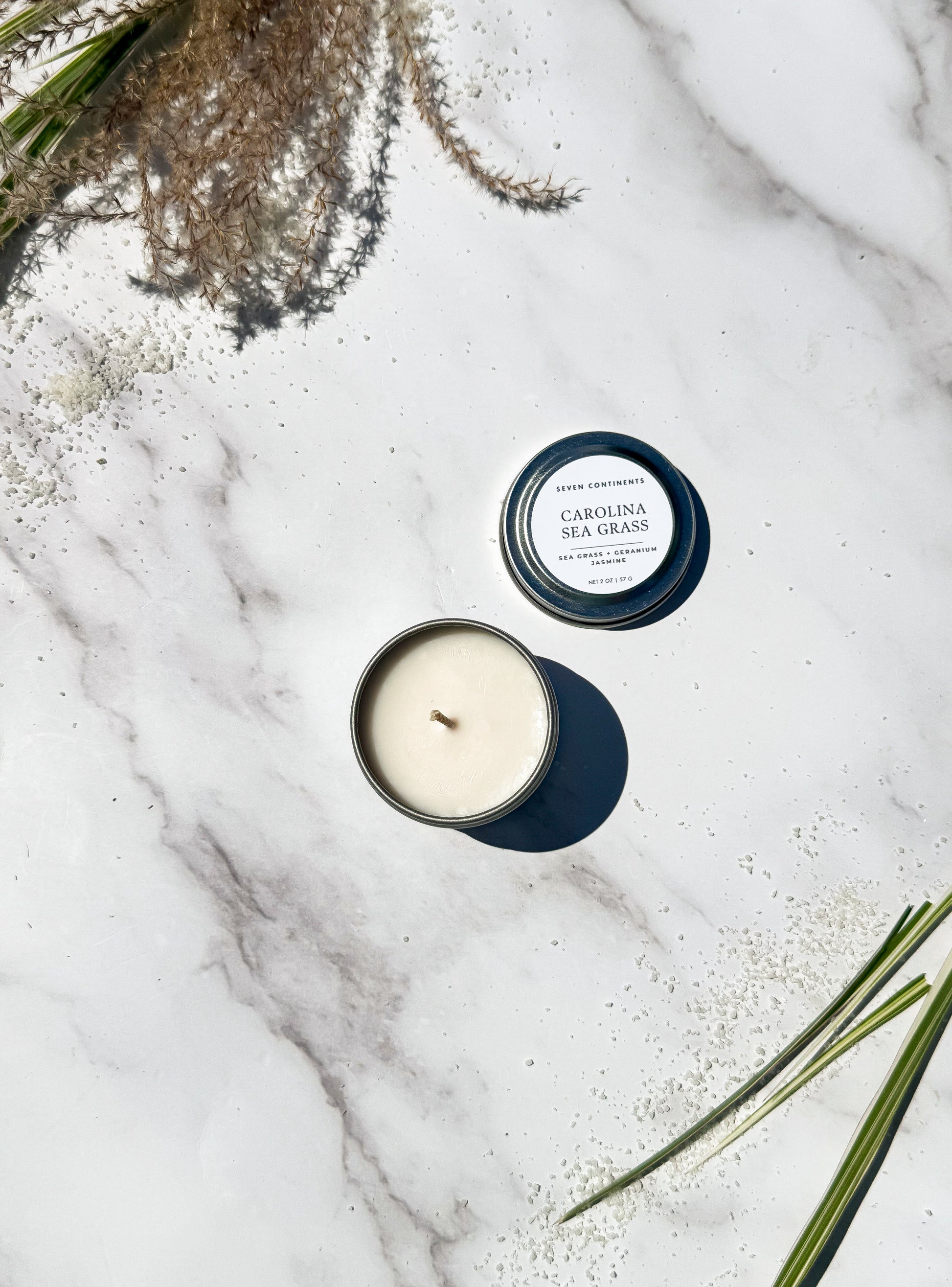 Mini Carolina Sea Grass candle with fresh sea grass and floral fragrance